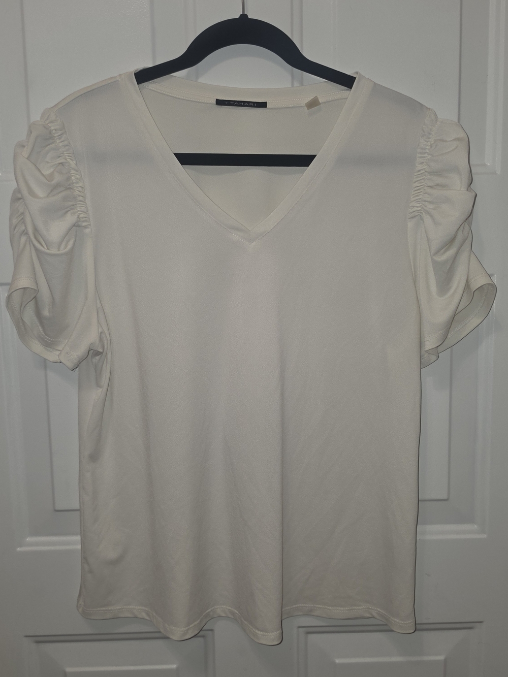 Tahari Ivory V-Neck Puff Sleeve Top - XL
